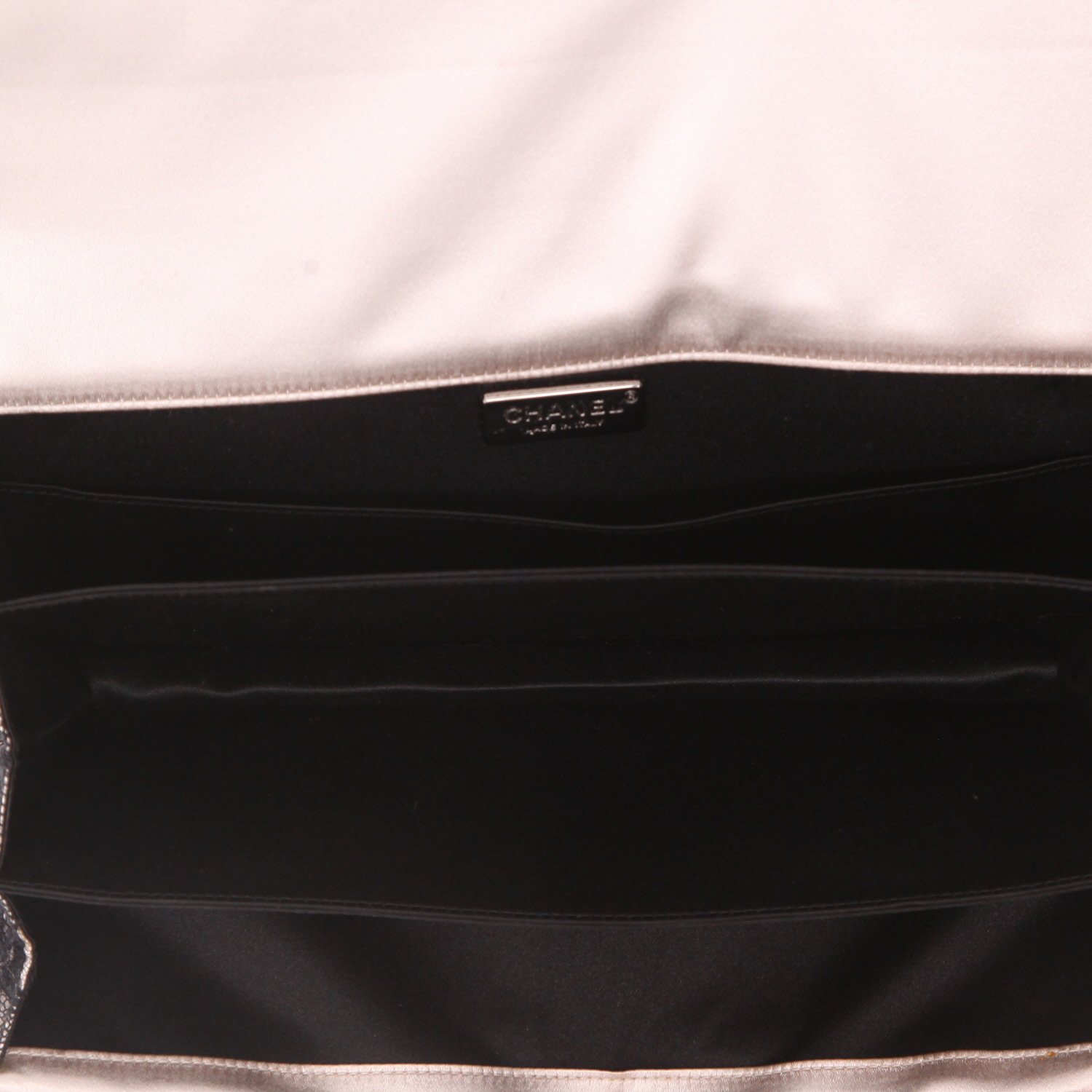 Pochette da sera Chanel   in raso grigio e merletto nera - Detail D3