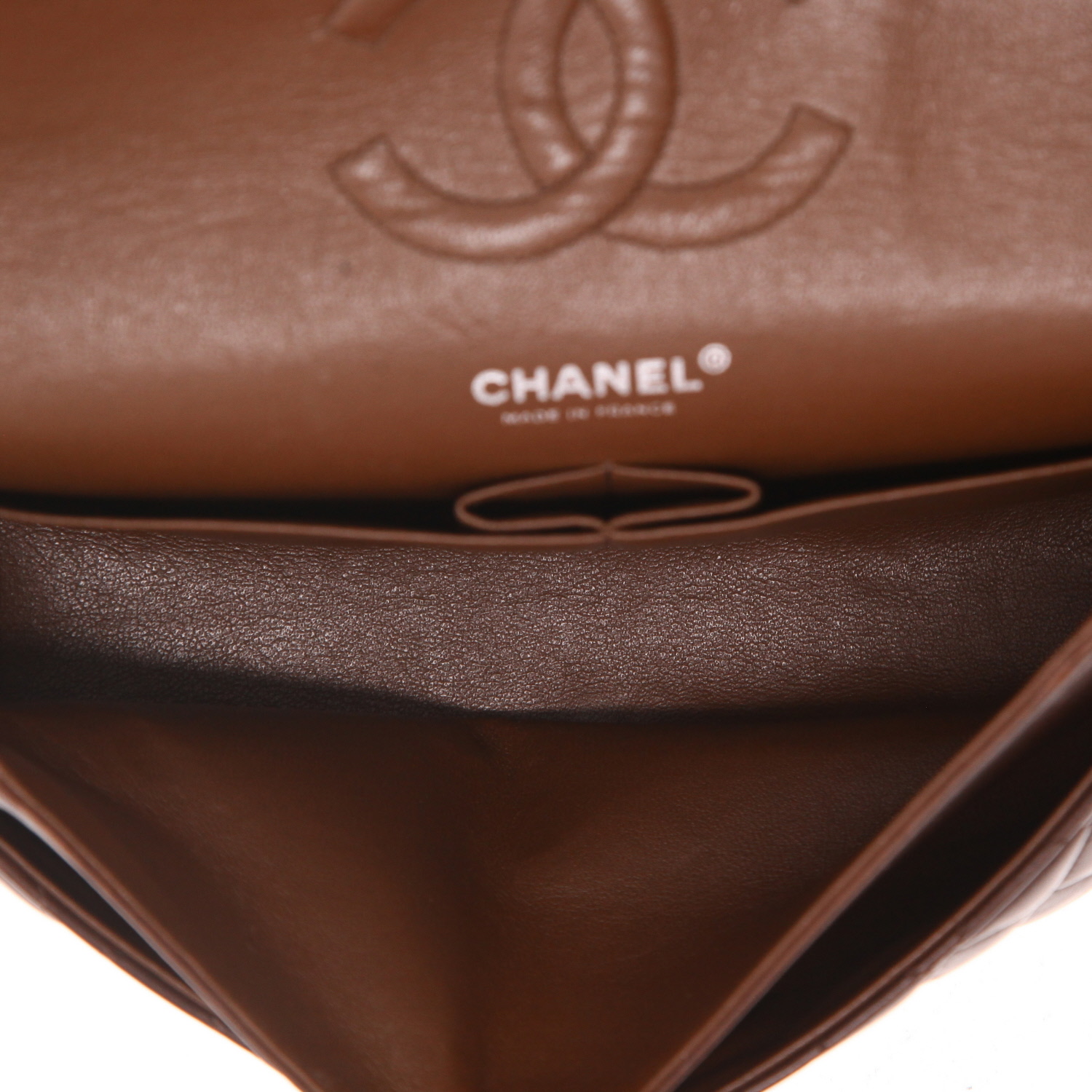 Chanel  Timeless Classic handbag  in brown quilted leather - Detail D3