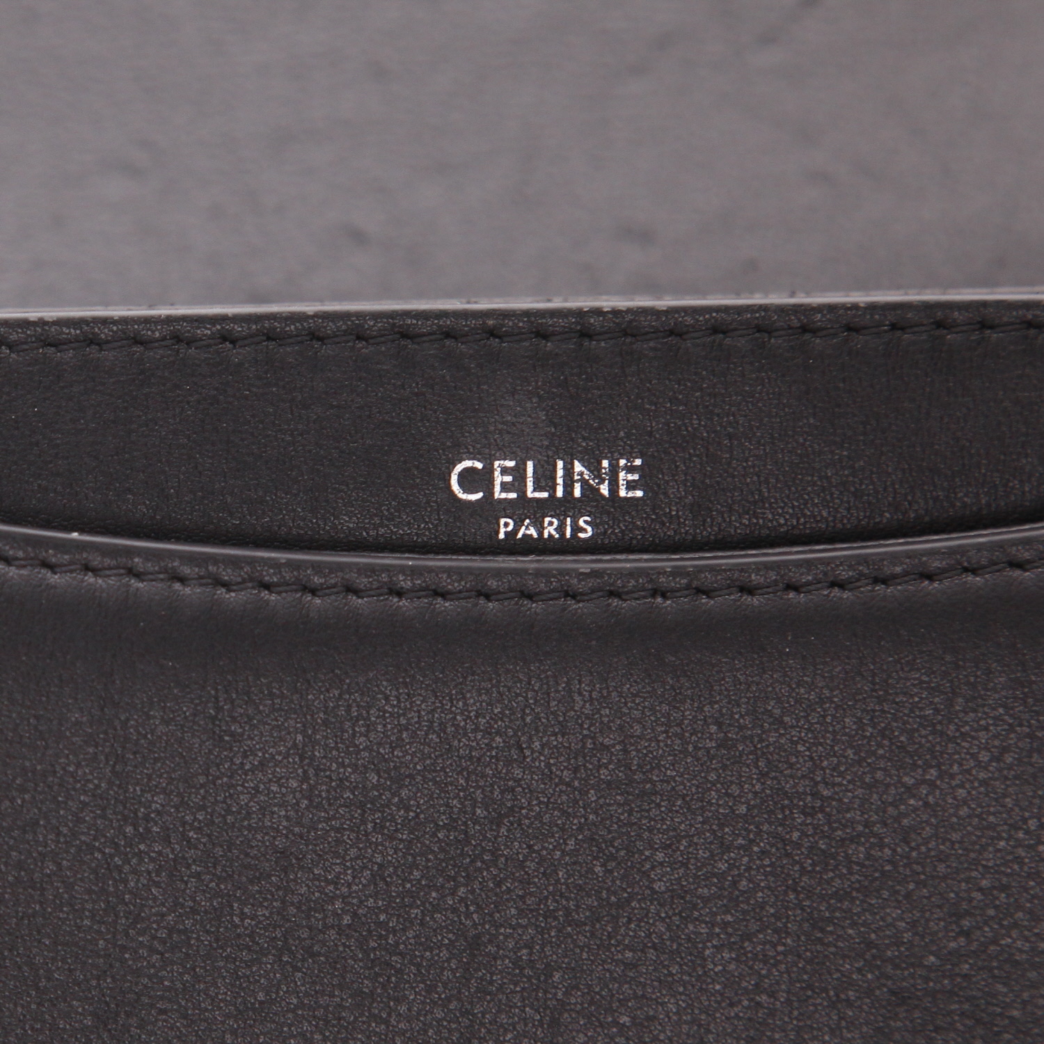 Sac bandoulière Celine  Triomphe en cuir noir - Detail D2