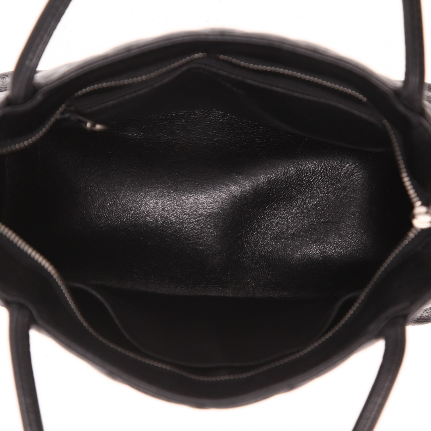 Chanel  Medaillon handbag  in black quilted grained leather - Detail D3