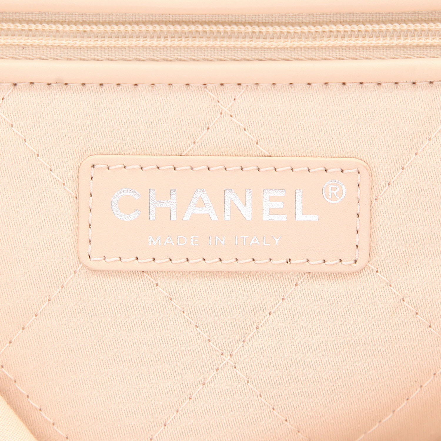 Bolso Cabás Chanel  22 en cuero beige - Detail D2