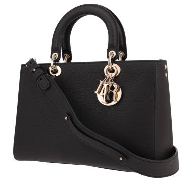 Sac à main Dior  Lady Dior en cuir grainé noir