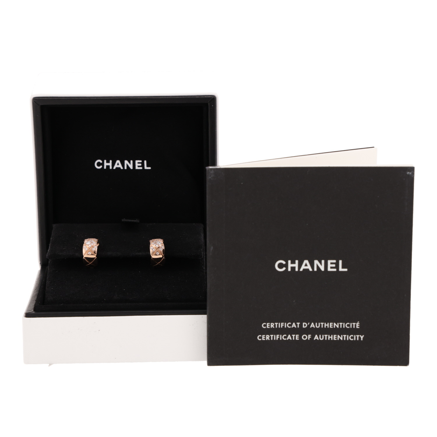 Par de criollas Chanel Coco Crush de oro beige y diamantes - Detail D2