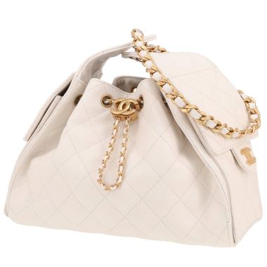 Chanel  25 shoulder bag  in white quilted grained leather