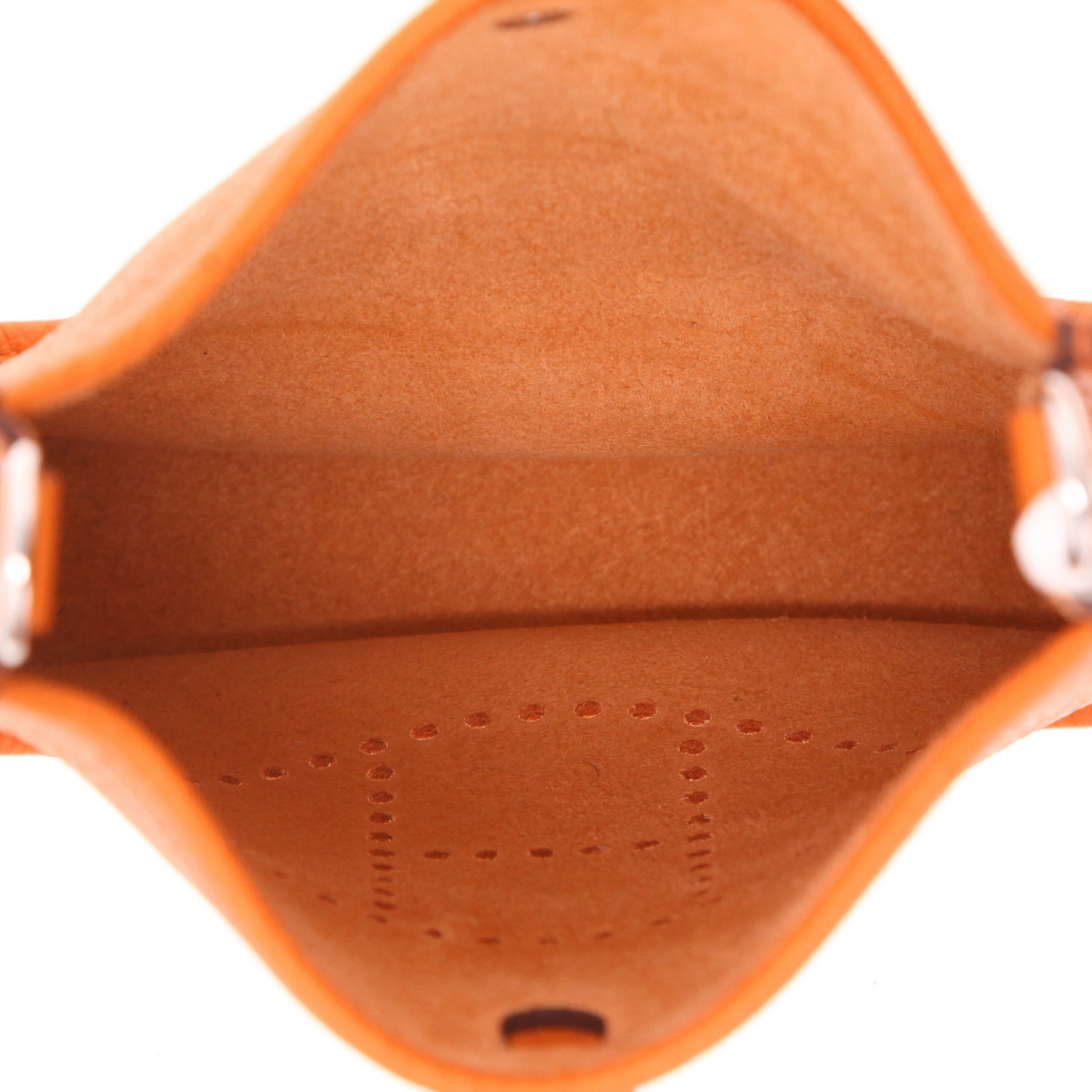 Sac bandoulière Hermès  Mini Evelyne en cuir taurillon clémence orange - Detail D3