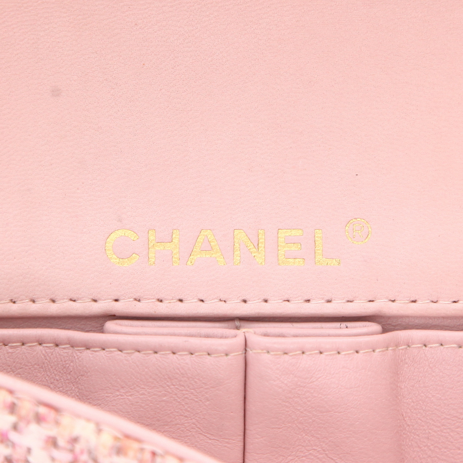 Sac à main Chanel  Choco bar en tweed rose - Detail D2