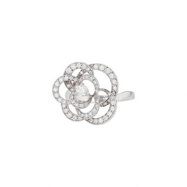 Anello Chanel Camélia Fil modello medio in oro bianco e diamanti