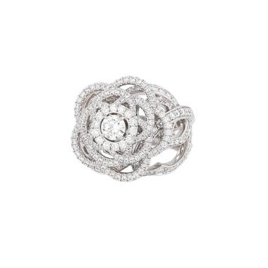 Bague Chanel Camélia Brodé en or blanc et diamants