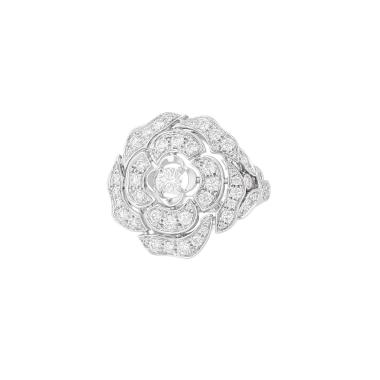 Anello Chanel Bouton de Camélia in oro bianco e diamanti