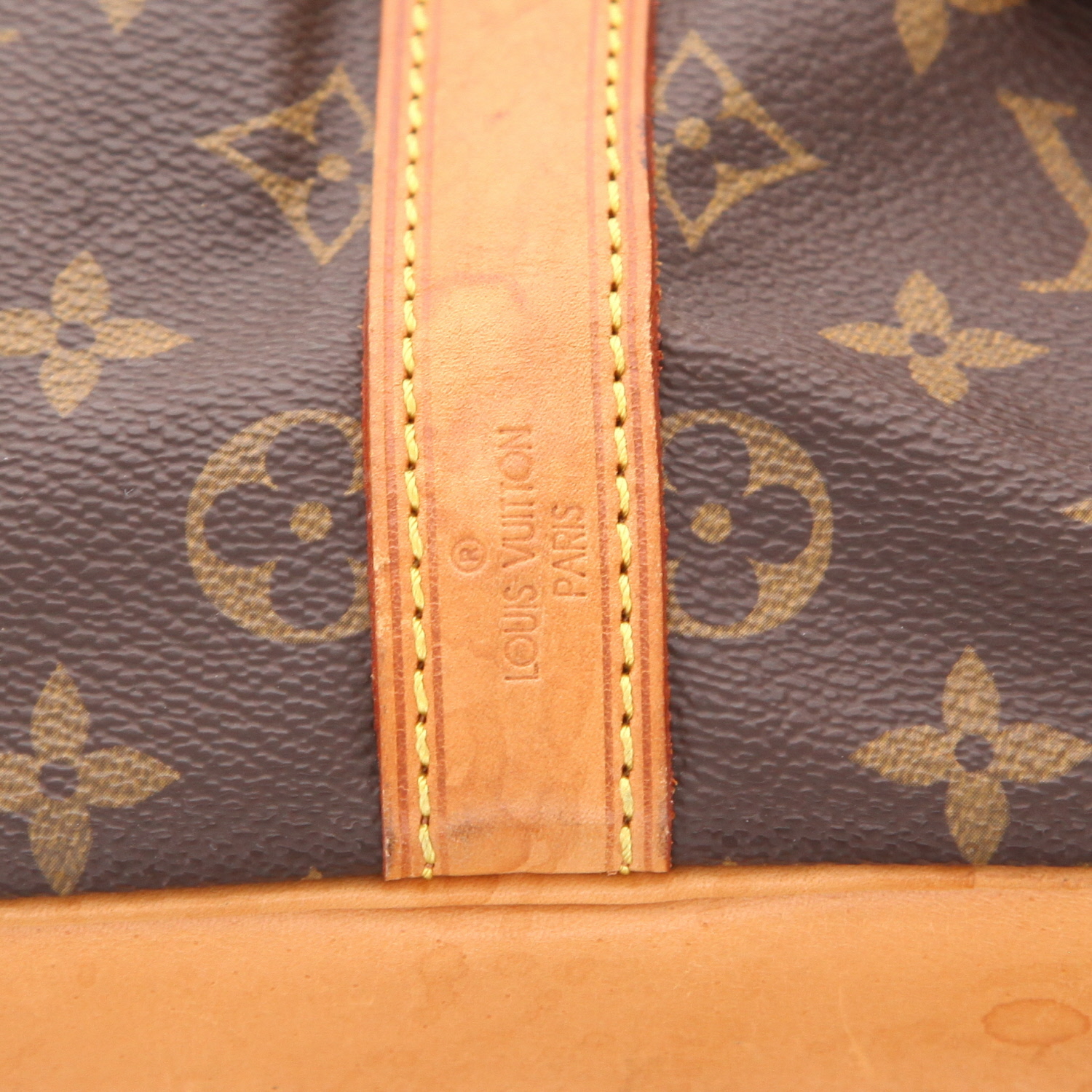 Sac cabas Louis Vuitton  Petit Noé en toile monogram et cuir naturel - Detail D2