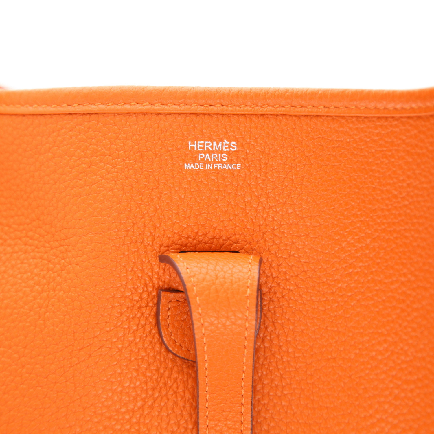 Sac bandoulière Hermès  Evelyne en cuir togo orange - Detail D2
