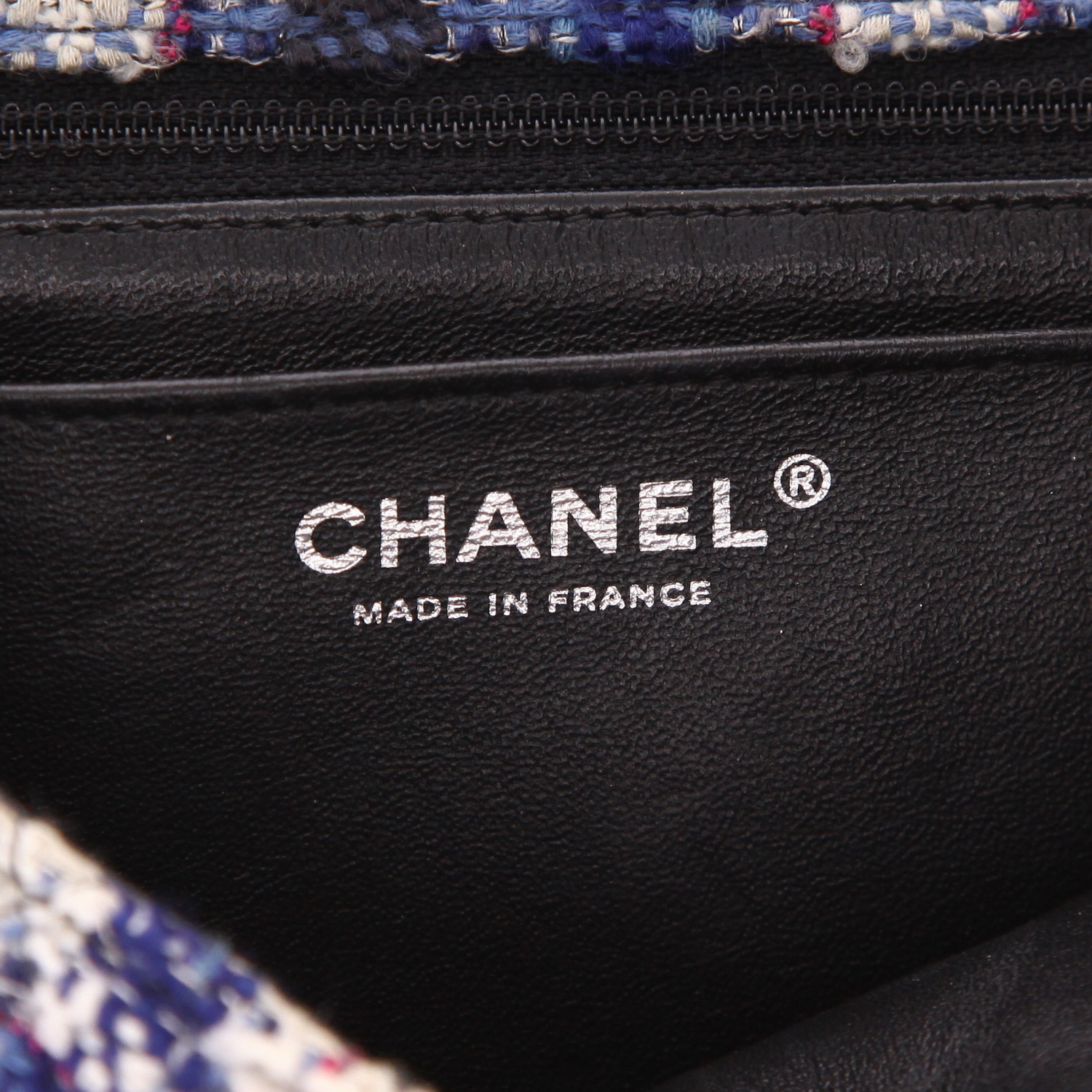Borsa Chanel  Timeless Classic in tweed blu bianco e nero - Detail D2