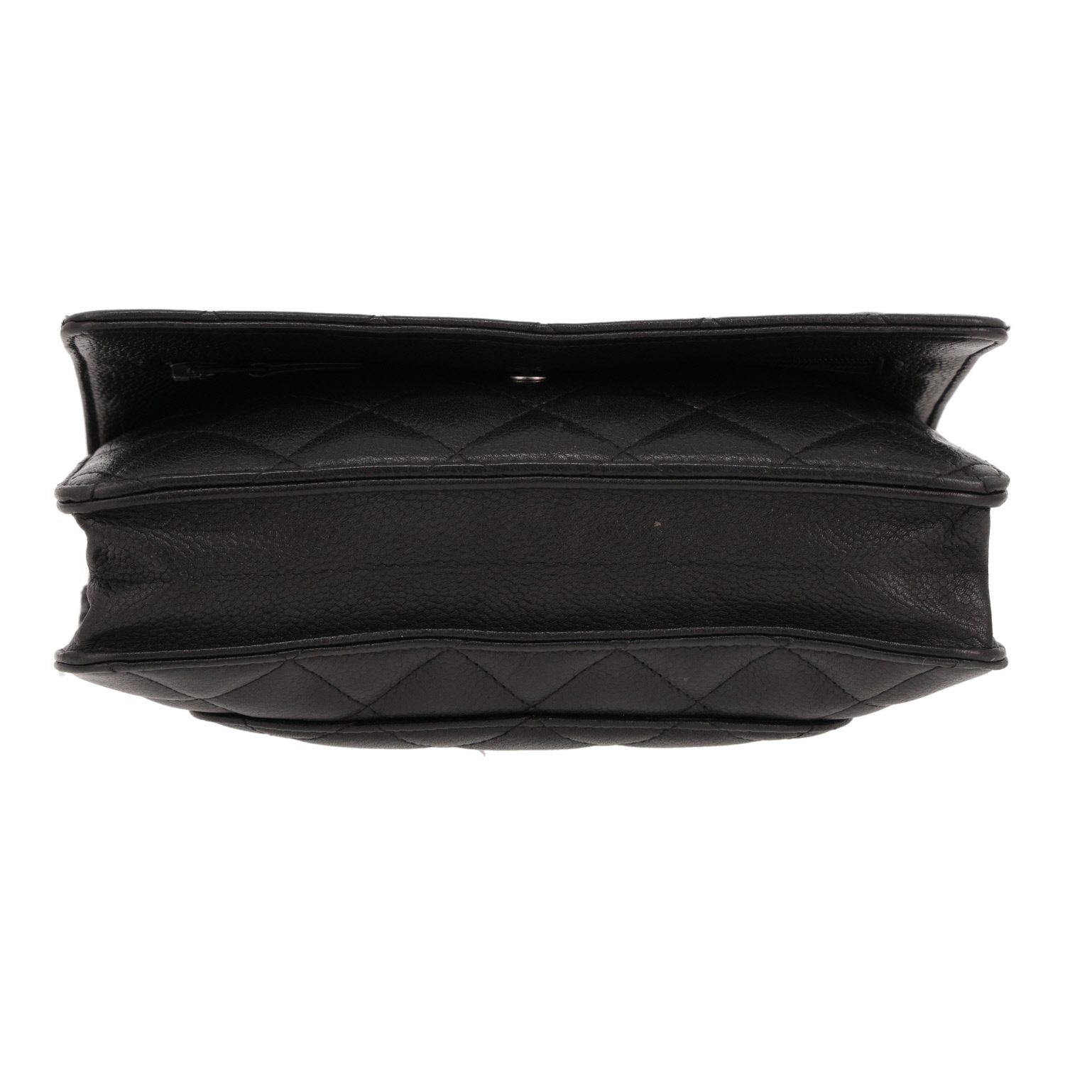 Bolso bandolera Chanel  Wallet on Chain en cuero granulado acolchado negro - Detail D1