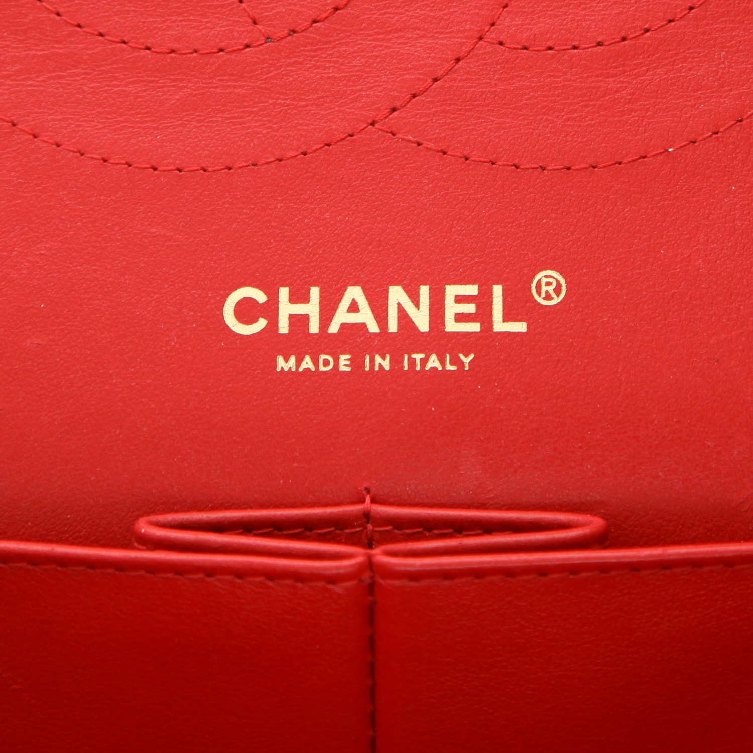 Chanel  Timeless Jumbo shoulder bag  in red quilted grained leather - Detail D2