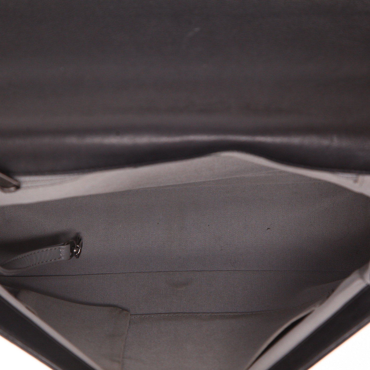 Bolso bandolera Chanel  Boy en cuero negro - Detail D3