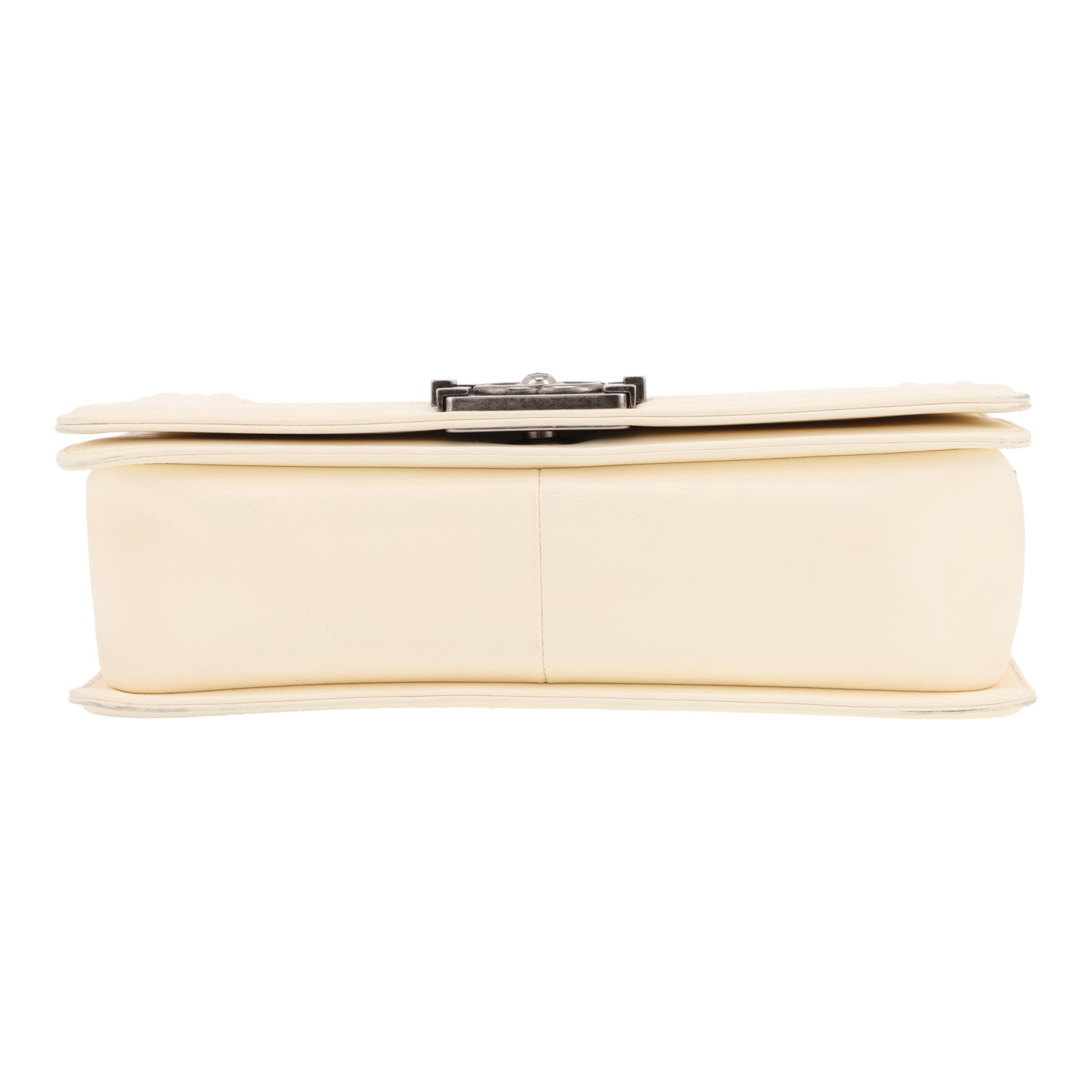 Bolso bandolera Chanel  Boy en cuero acolchado blanco - Detail D1