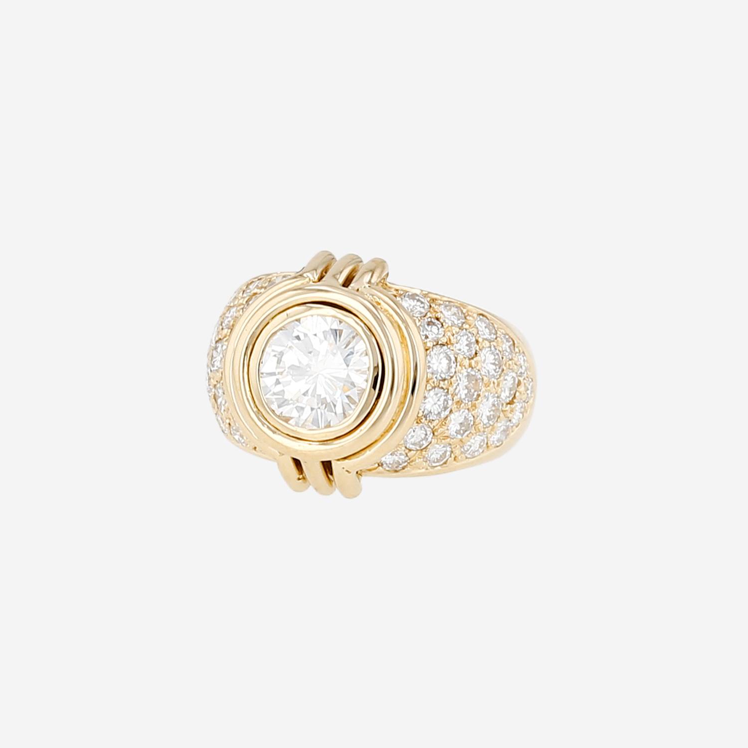 Sortija época años 90 Vintage  de oro amarillo y diamantes