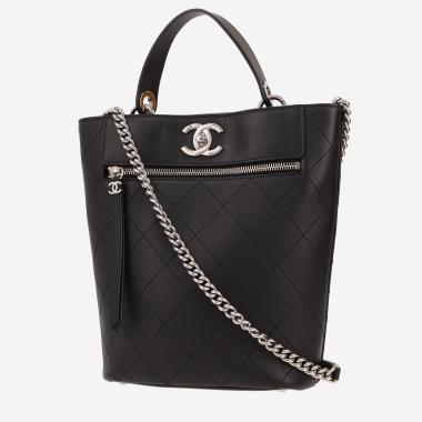 Chanel   handbag  in black quilted leather
