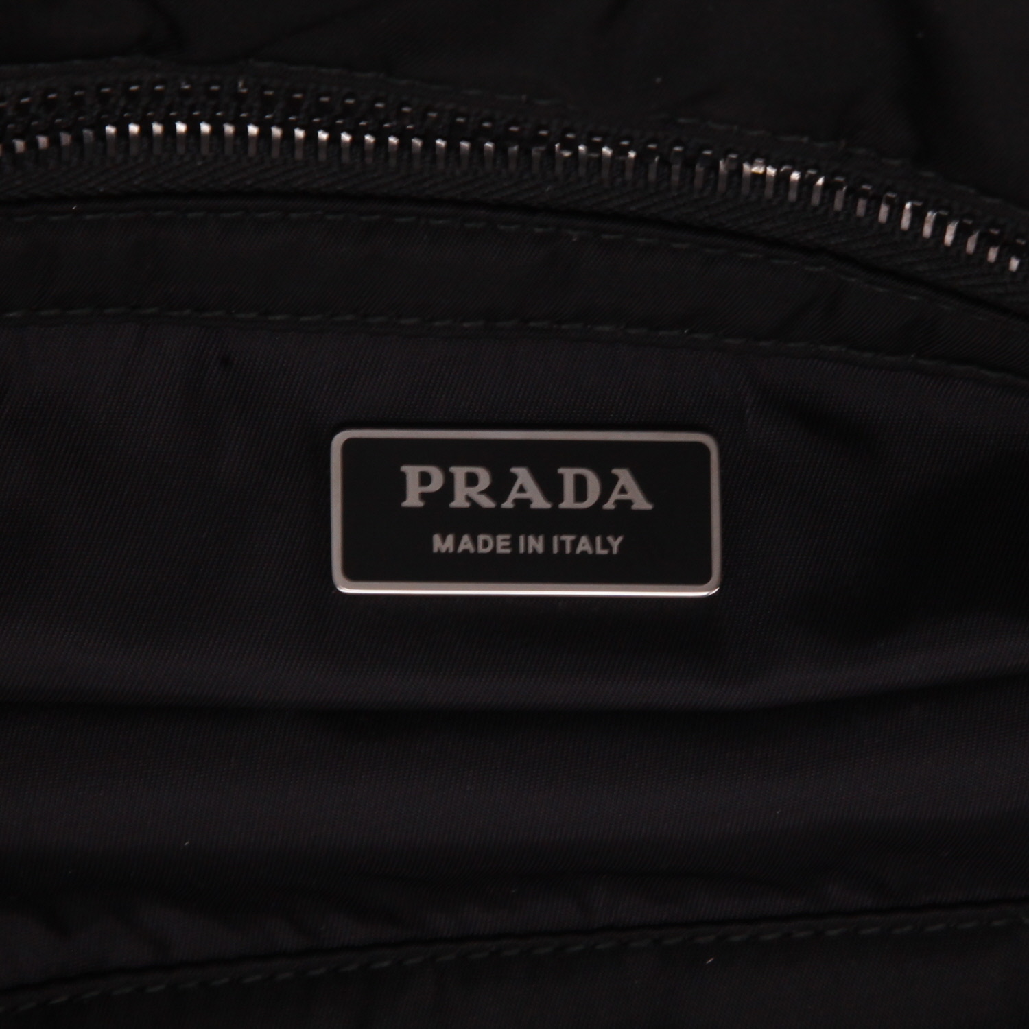 Bolso Cabás Prada  Nylon en lona negra y cuero negro - Detail D2