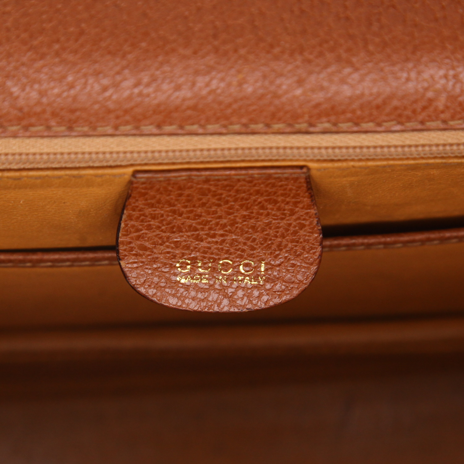 Gucci  Bamboo handbag  in brown grained leather  and bamboo - Detail D2