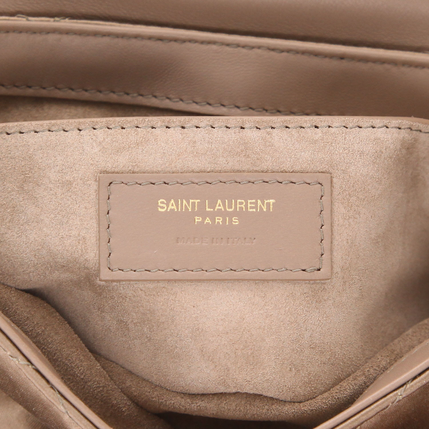 Bolso de mano Saint Laurent  Le 57 en satén beige - Detail D2