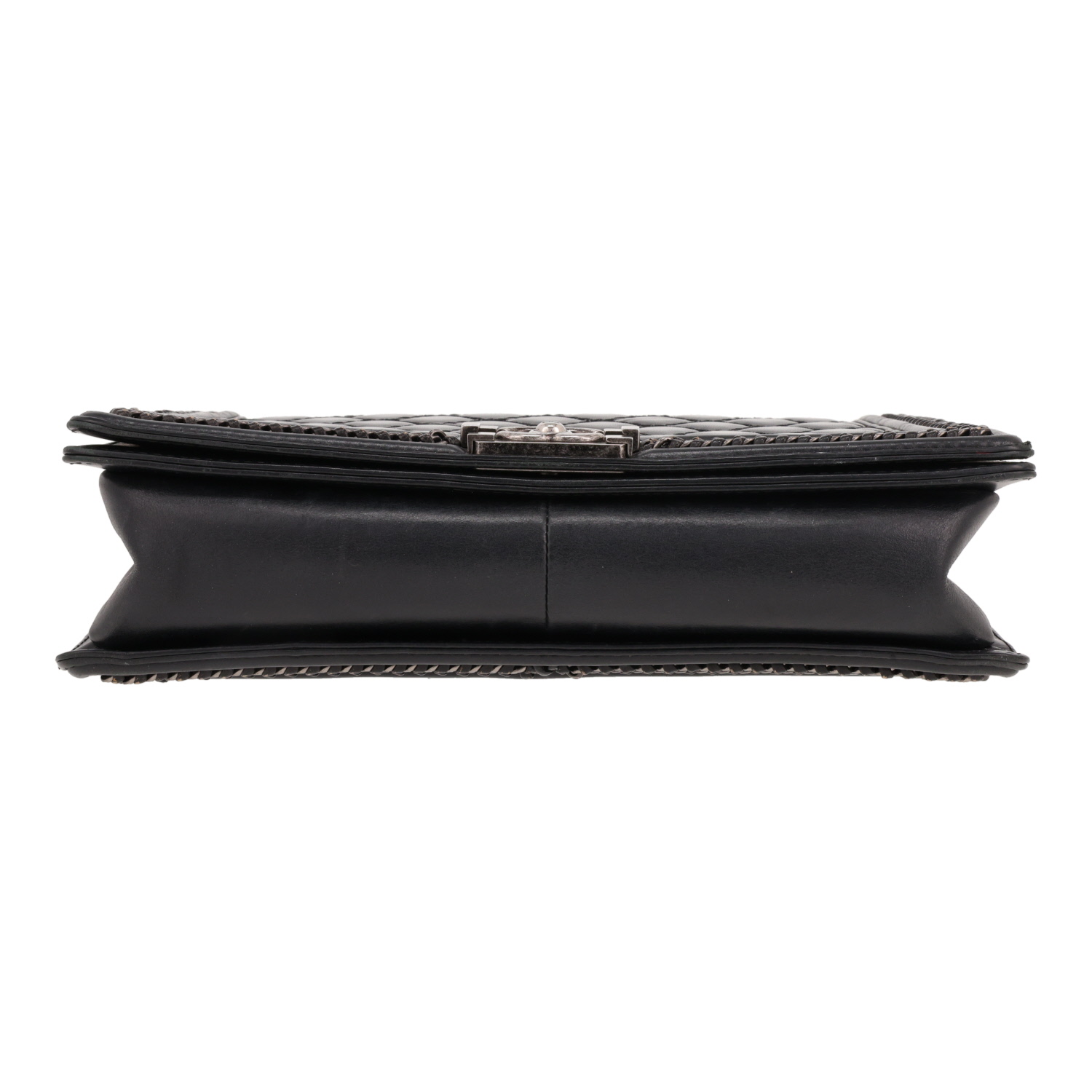 Sac bandoulière Chanel  Boy grand modèle  en cuir matelassé noir - Detail D1