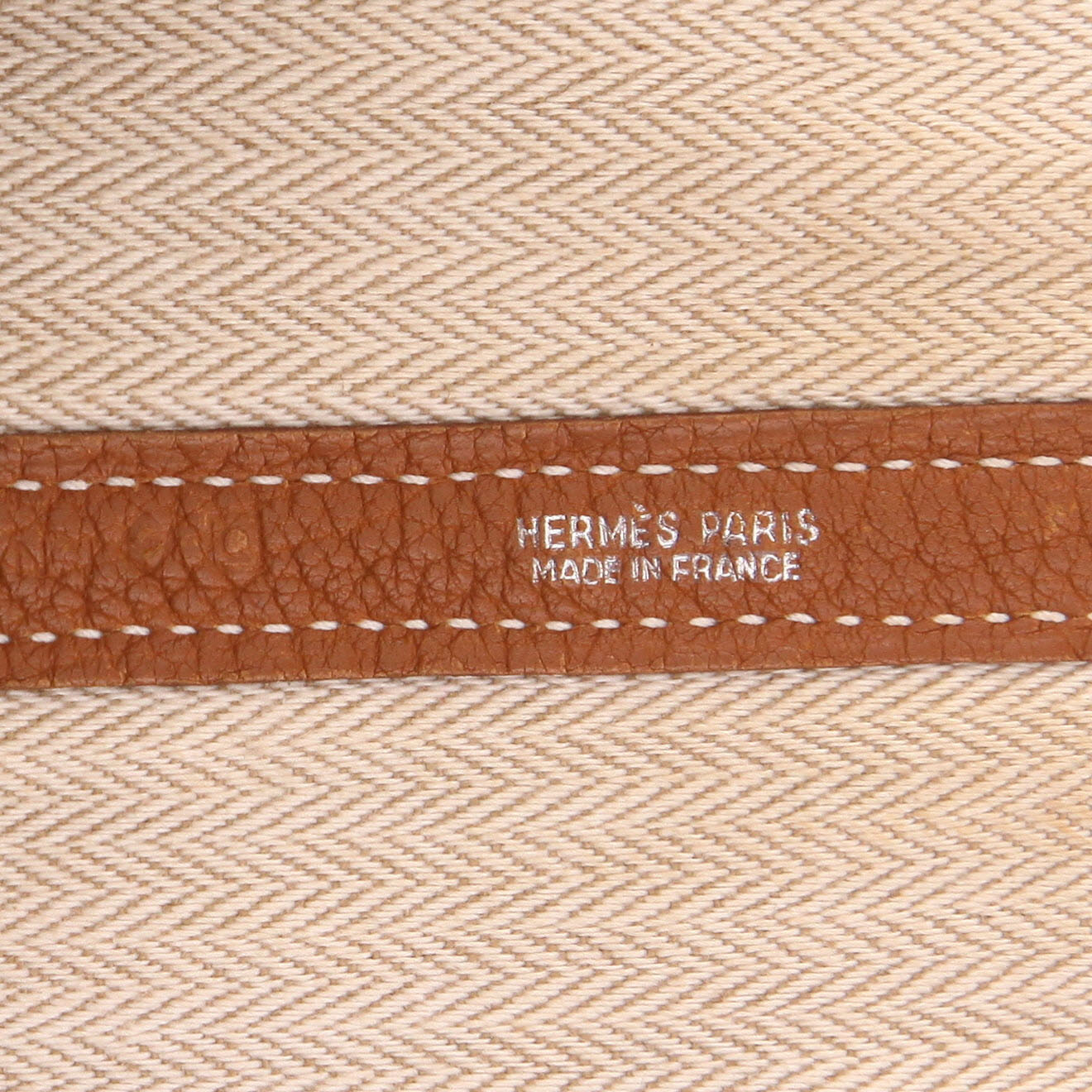 Bolso Cabás Hermès  Garden Party 36 cm en cuero togo color oro - Detail D2