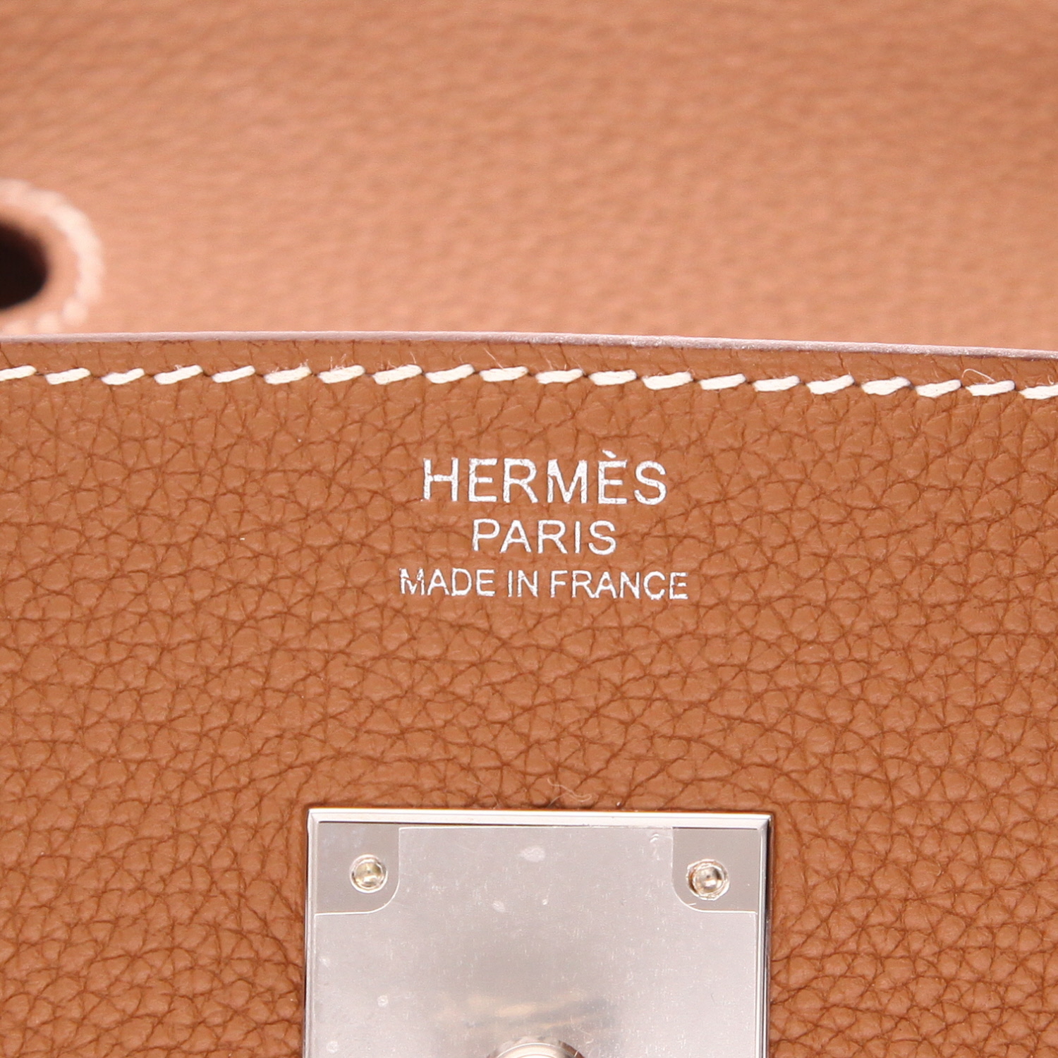 Bolso de mano Hermès  Birkin 30 cm en cuero togo color oro - Detail D2