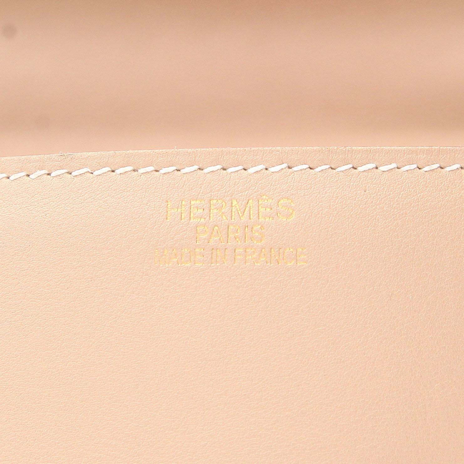 Hermès Kelly Flat handbag in beige Swift leather - Detail D2