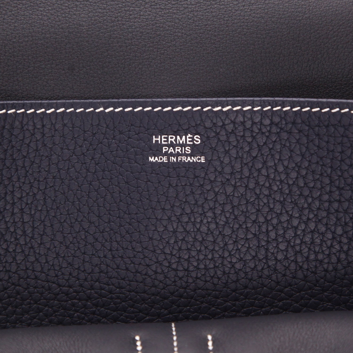 Sac bandoulière Hermès  Halzan en cuir togo bleu-marine - Detail D2