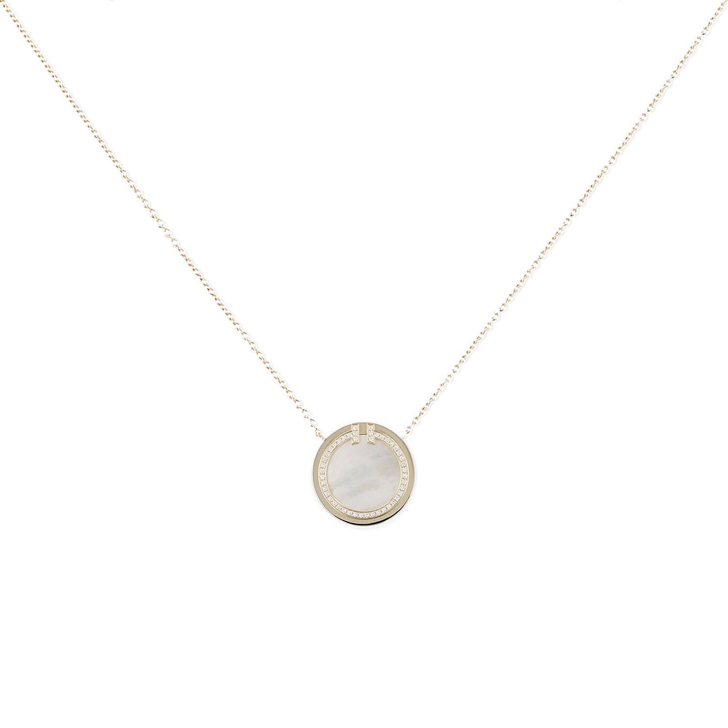 Collier Tiffany & Co Tiffany T en or jaune, diamants et nacre