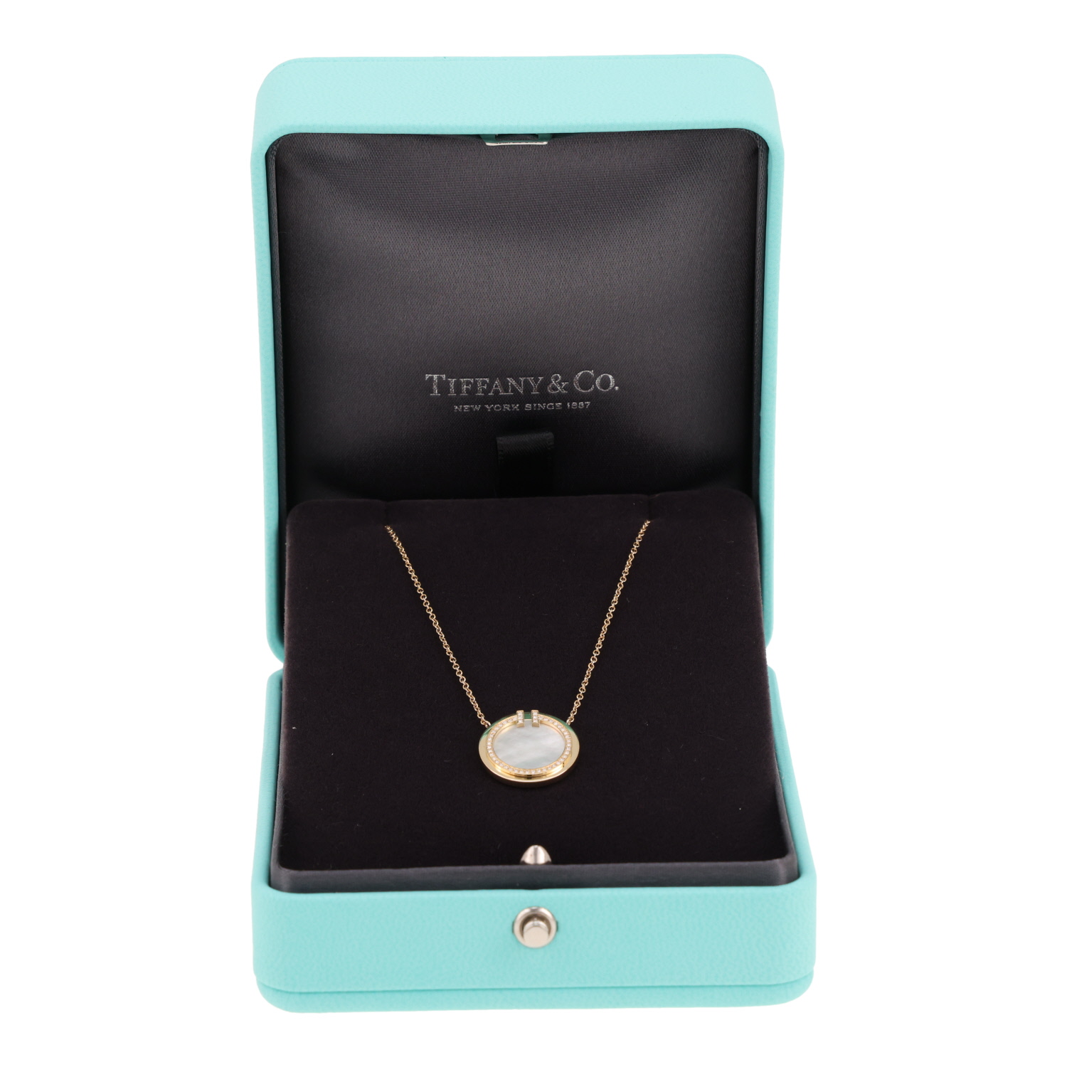 Tiffany & Co Tiffany T necklace in yellow gold, diamonds and mother of pearl - Detail D2