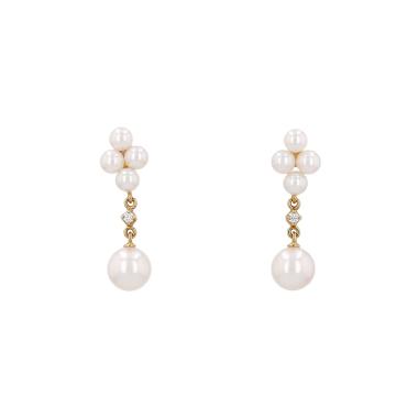 Paire de boucles d'oreilles Mikimoto  en or jaune, perles de culture Akoya et diamants