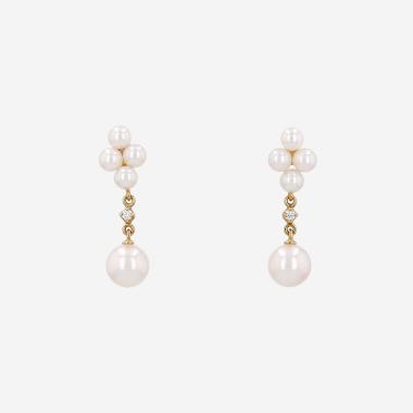 Paire de boucles d'oreilles Mikimoto  en or jaune, perles de culture Akoya et diamants