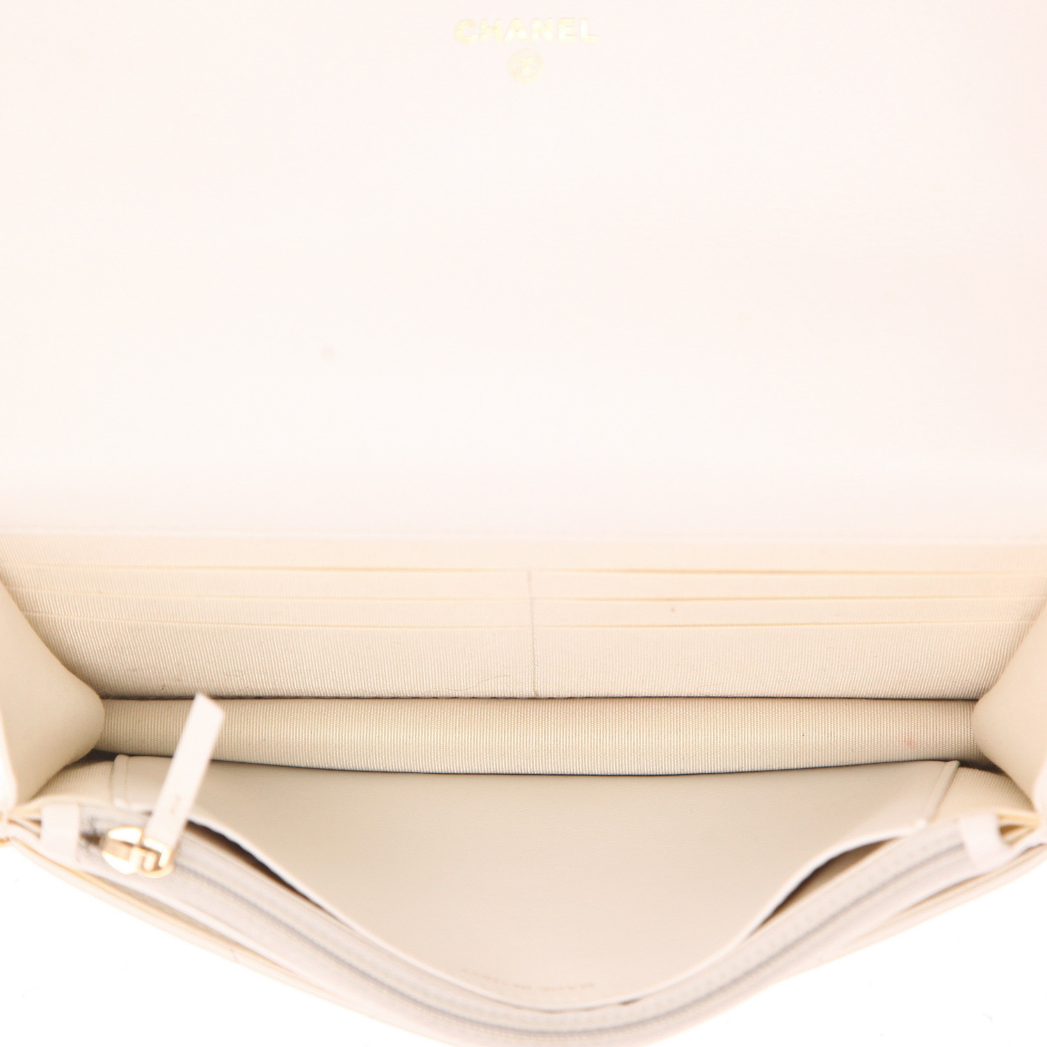 Chanel  Wallet on Chain 19 shoulder bag  in white quilted leather - Detail D3