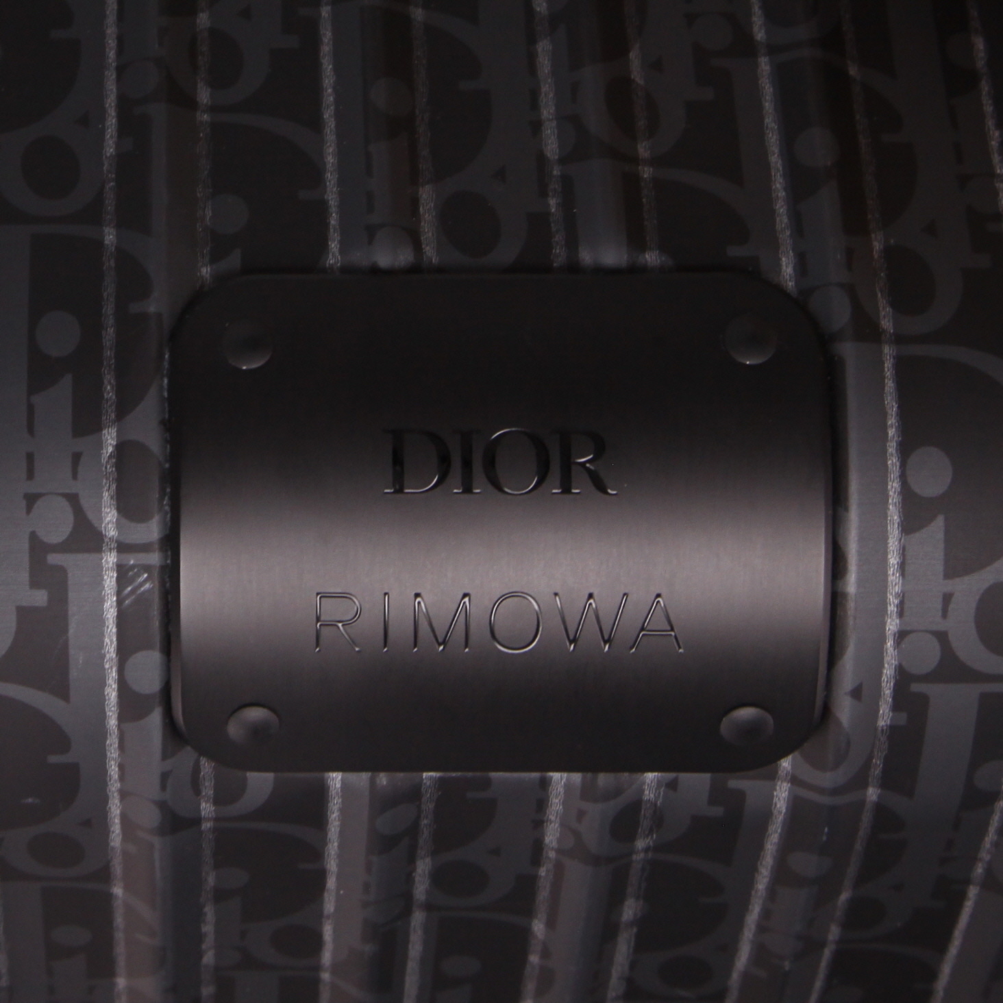 Dior  Dior & Rimowa suitcase  in black aluminium - Detail D2
