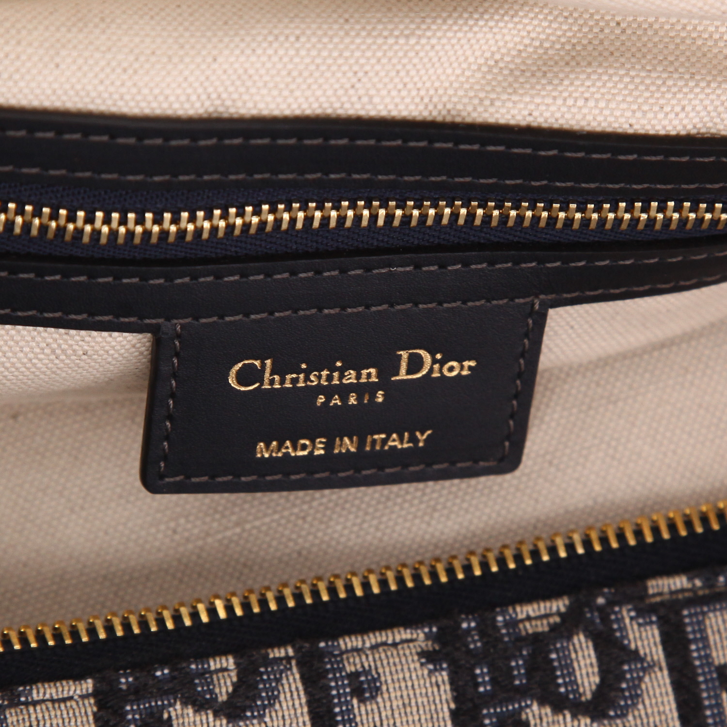 Sac de voyage Dior  Boston en toile monogram Oblique bleue et beige - Detail D2