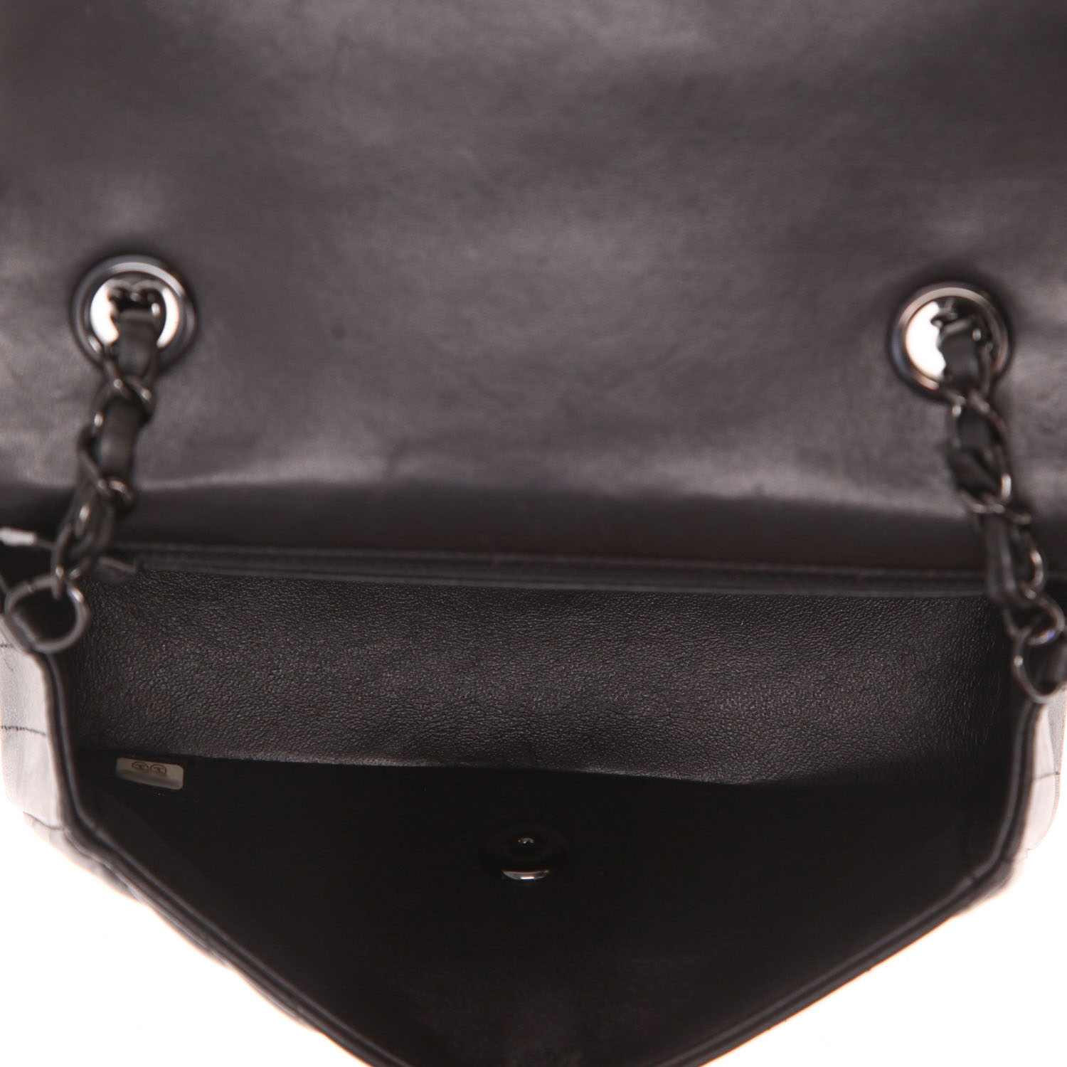 Sac à main Chanel  Timeless mini  en cuir matelassé chevrons noir - Detail D3