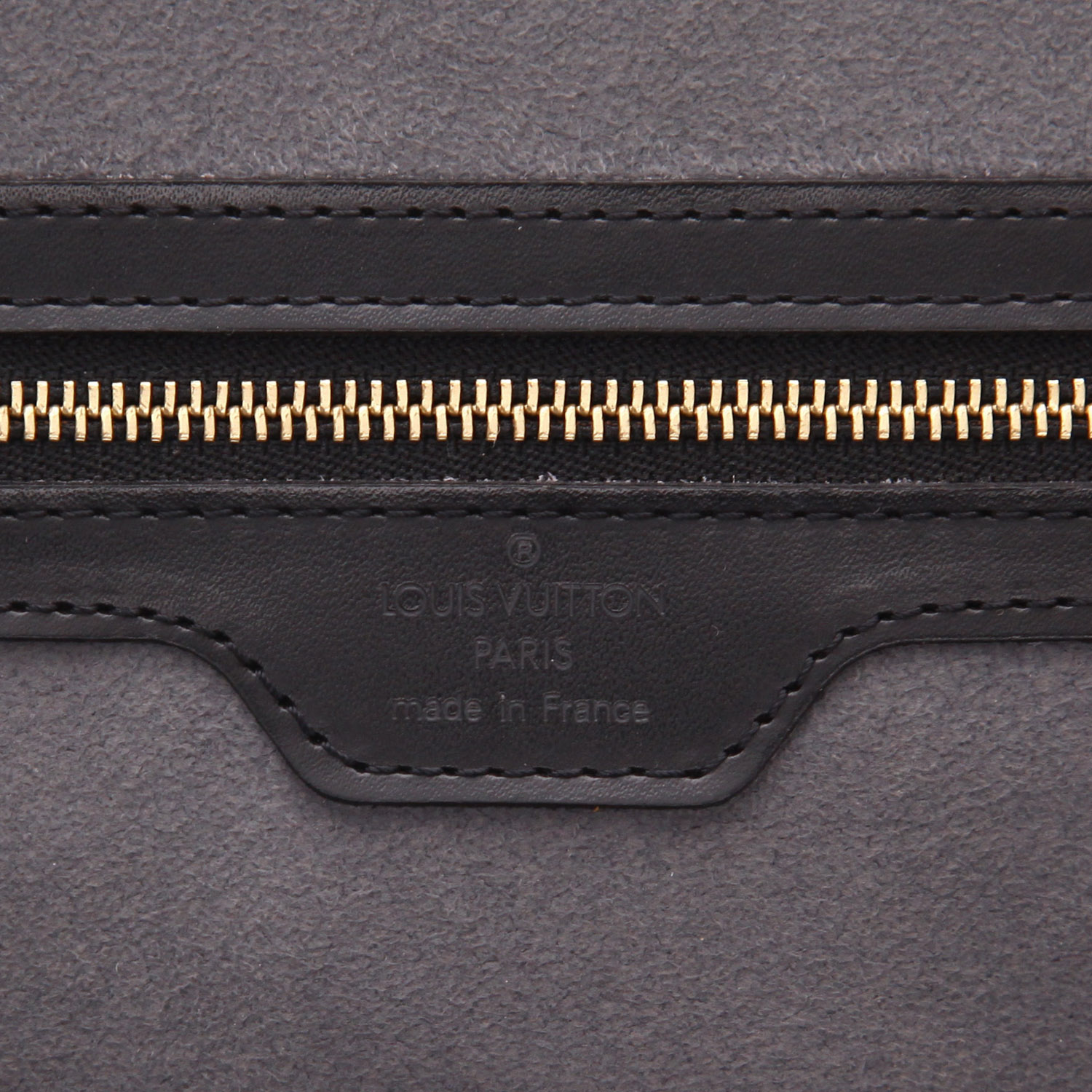 Louis Vuitton  Lussac handbag  in black epi leather - Detail D2