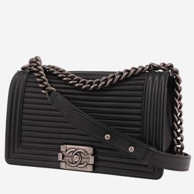 Sac bandoulière Chanel  Boy en cuir noir