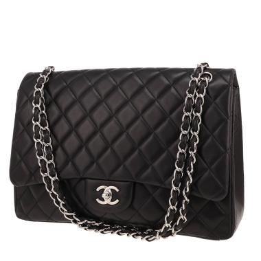Chanel  Timeless Maxi Jumbo shoulder bag  in black quilted leather