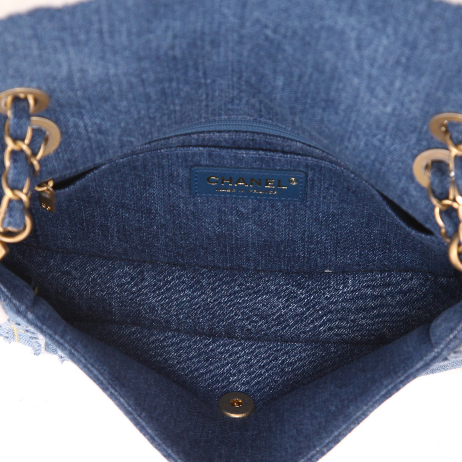 Sac à main Chanel  Timeless en toile denim bleue et mouton retourné - Detail D3