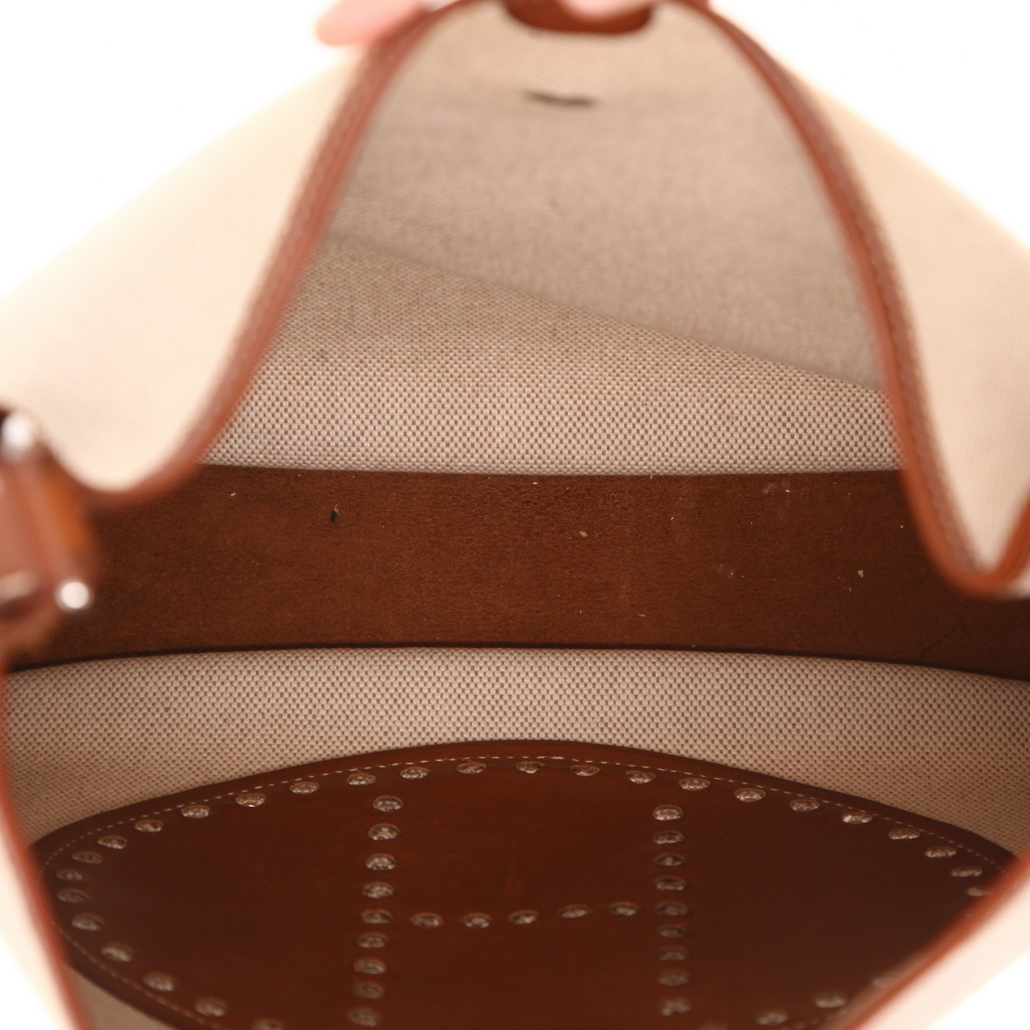 Hermès  Evelyne shoulder bag  in fawn Barenia leather  and beige canvas - Detail D3