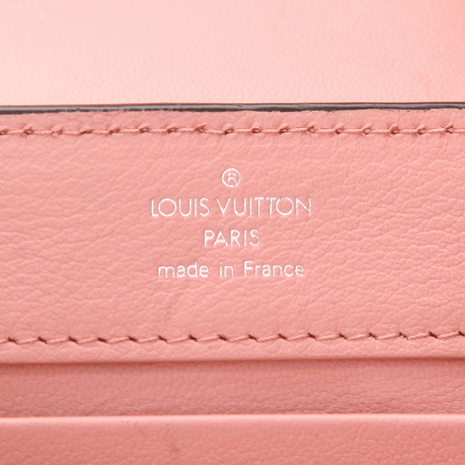 Louis Vuitton  Capucines Mini handbag  in rosy beige python - Detail D2