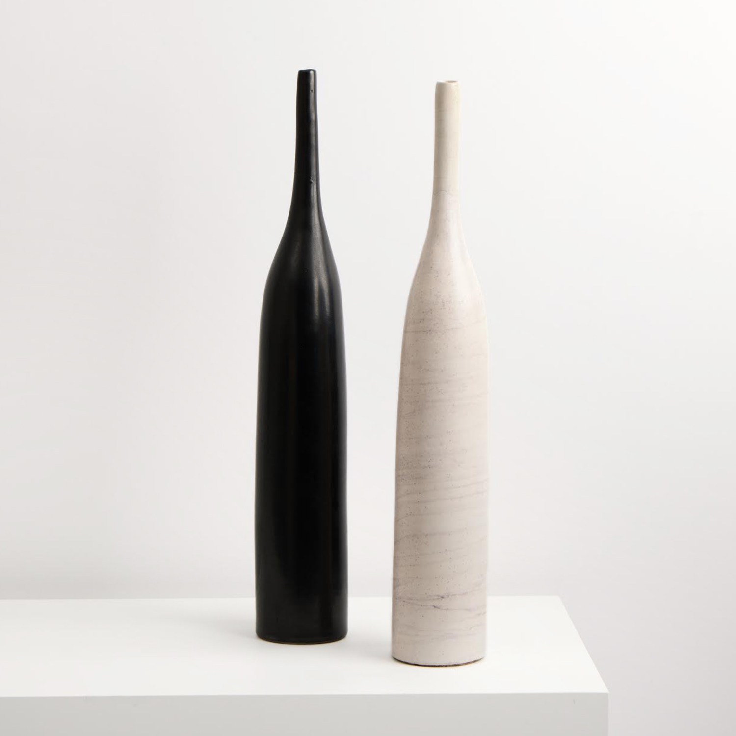 Deux vases 'Bouteille' - le modèle créé vers 1955