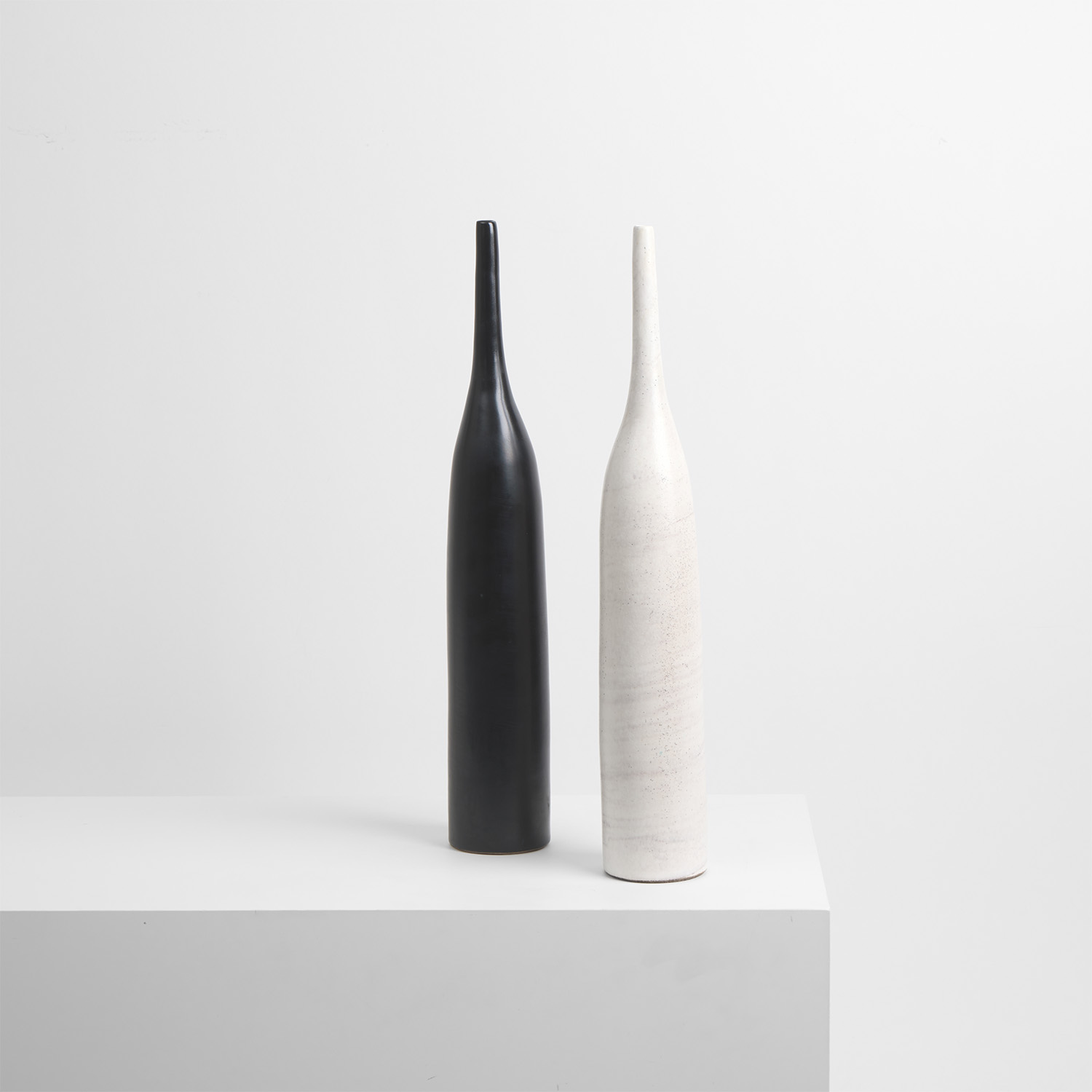 Deux vases 'Bouteille' - le modèle créé vers 1955