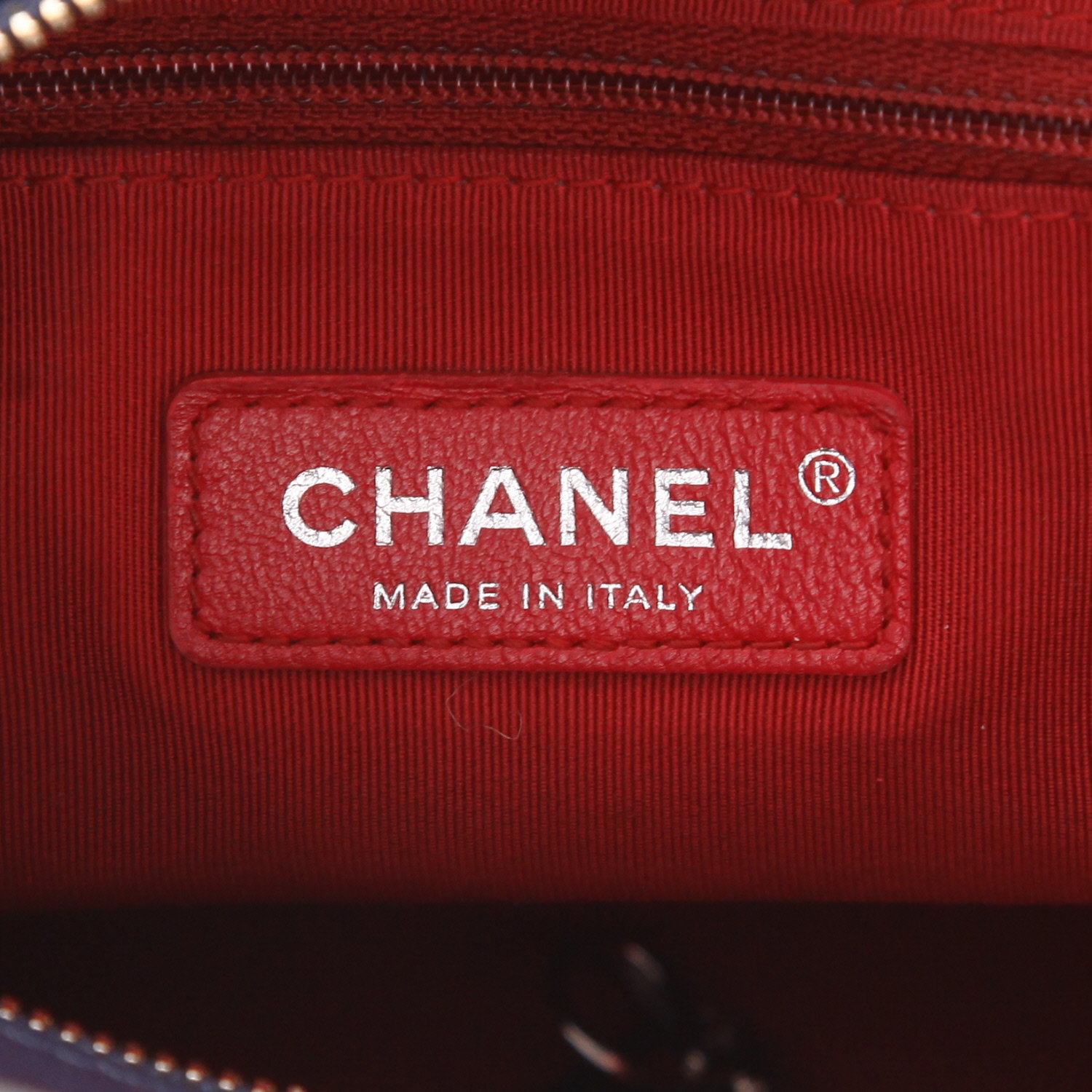Chanel  Gabrielle  medium model  shoulder bag  in navy blue quilted leather  and black leather - Detail D2