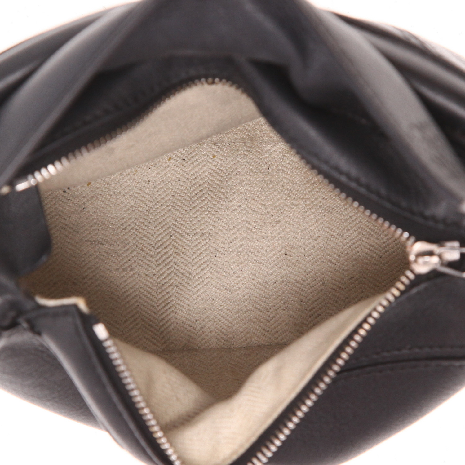 Bolso bandolera Loewe  Puzzle  mini  en cuero granulado negro - Detail D3