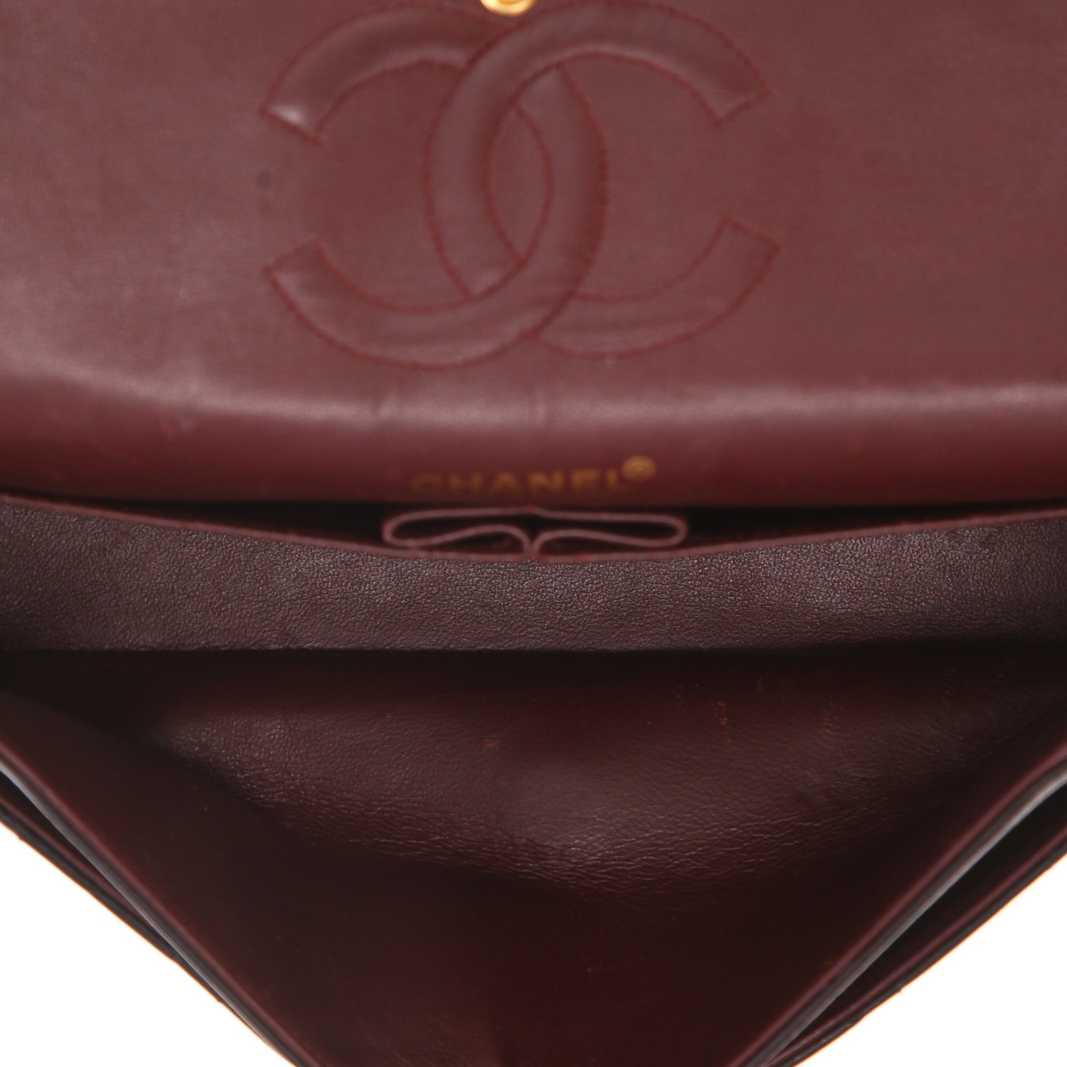 Chanel Timeless Classic handbag in black quilted leather - Detail D3