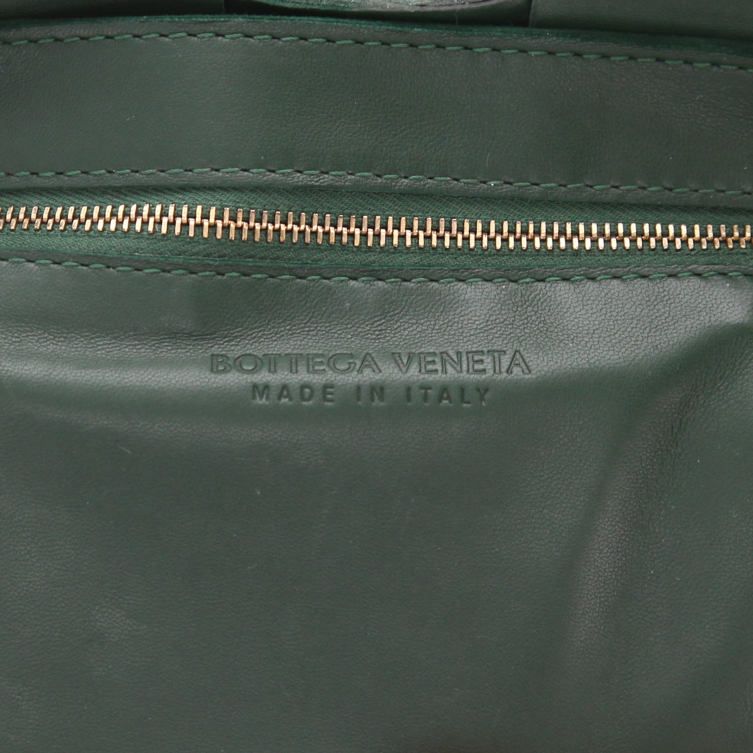 Bolso bandolera Bottega Veneta  Cassette en cuero intrecciato verde - Detail D2